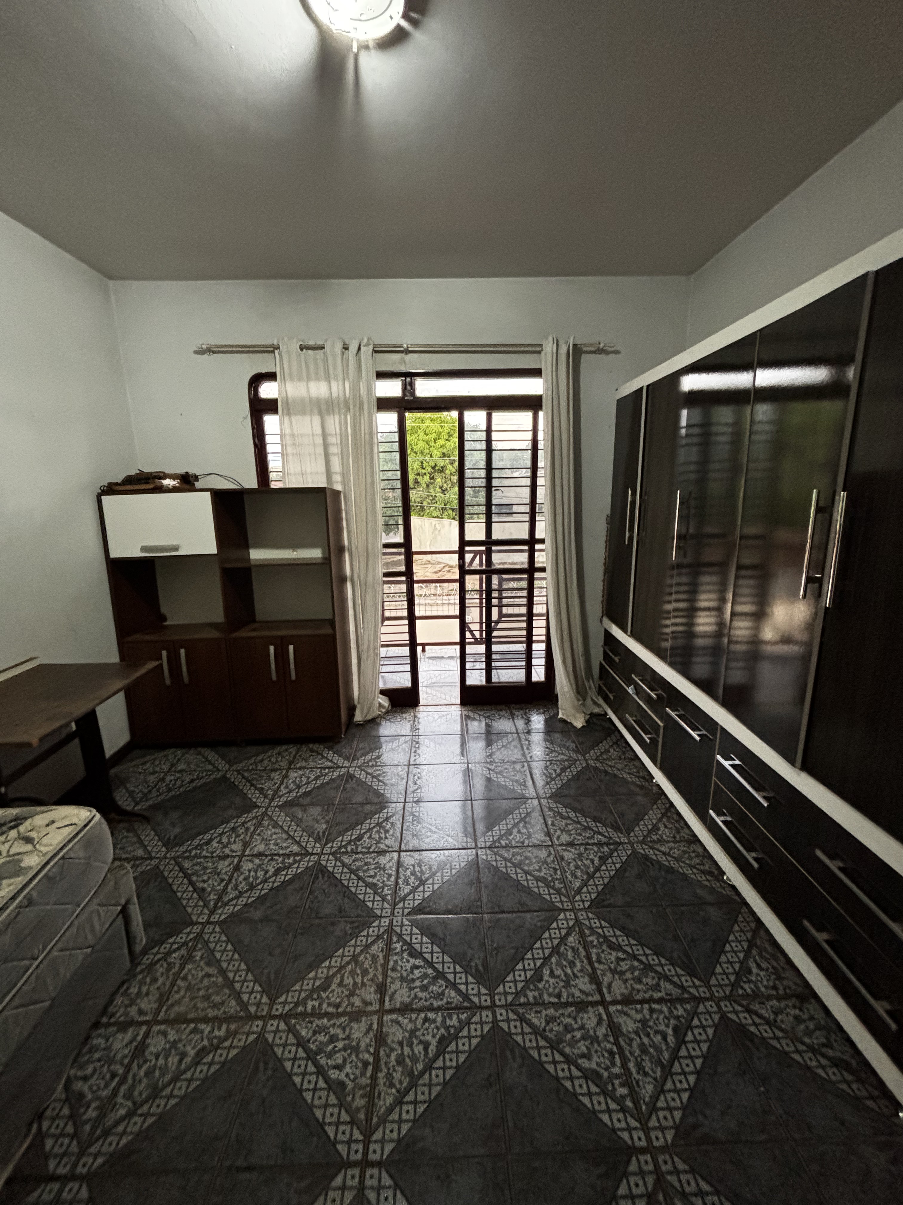 Quarto amplo